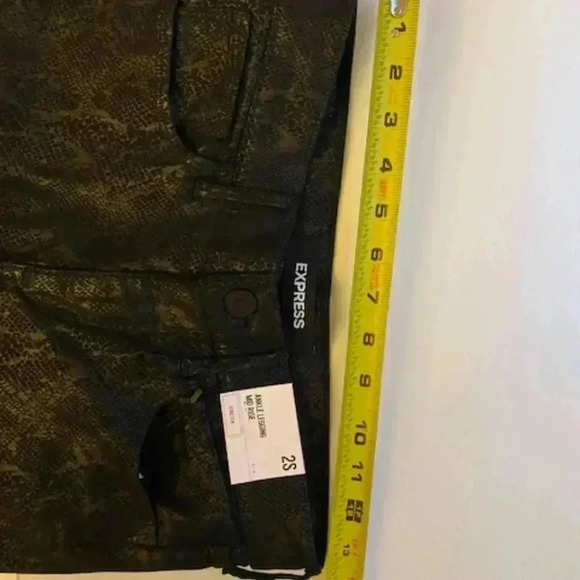 Express Jeans NWT Ankle Leggings Mid Rise Snake Print Black Size 2S - Picture 11 of 13